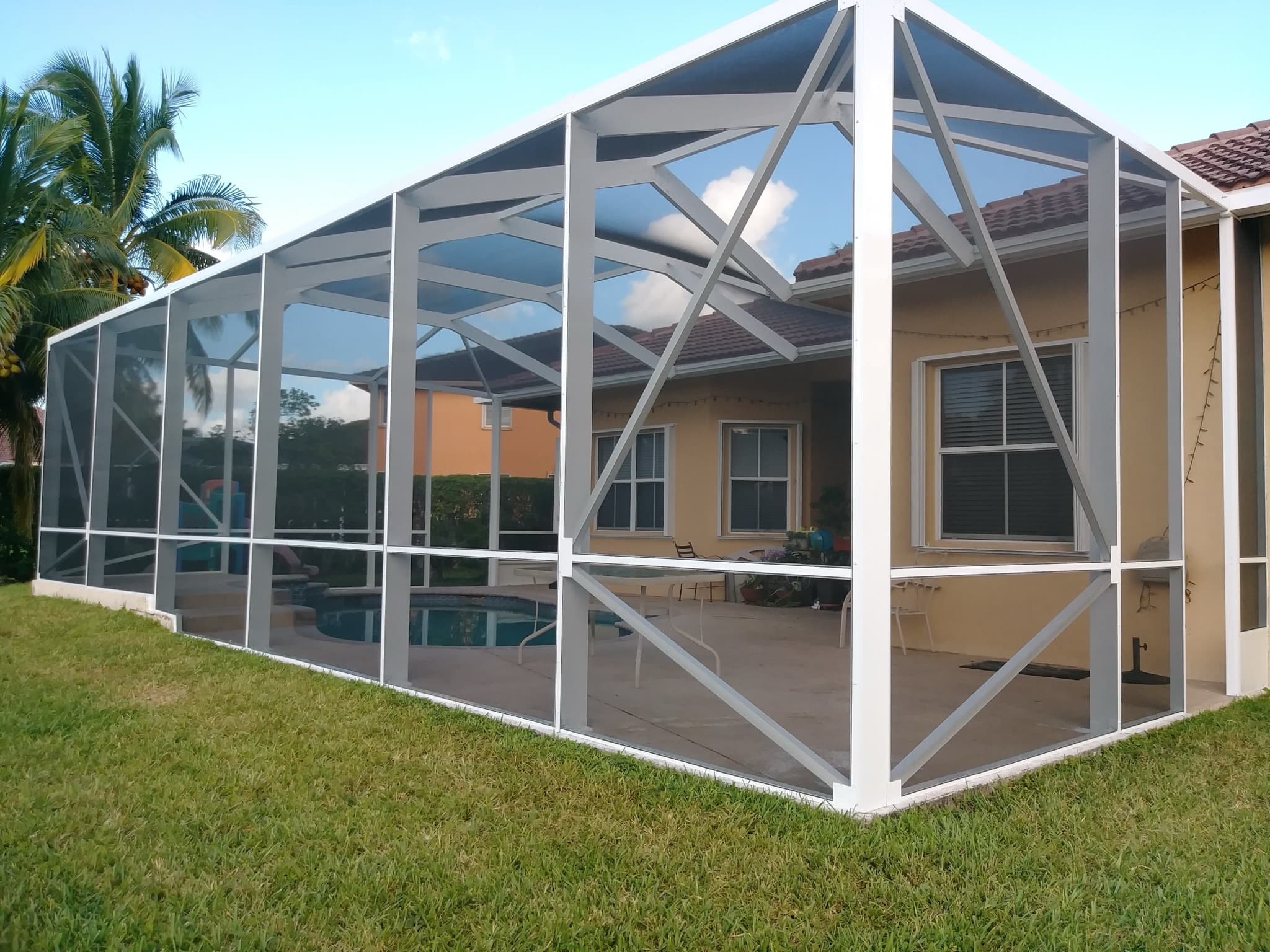 Modern Contemporary Pool Enclosure, photo 3